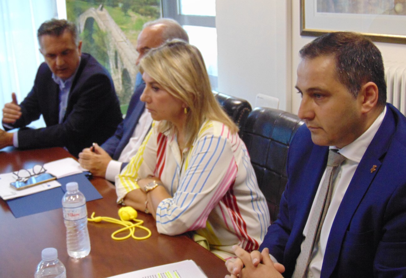 Από τον Περιφερειάρχη Δυτικής Μακεδονίας και τον Αντιπεριφερειάρχη Γρεβενών ενημερώθηκε κυβερνητικό κλιμάκιο για μείζονα θέματα της Π.Ε. Γρεβενών