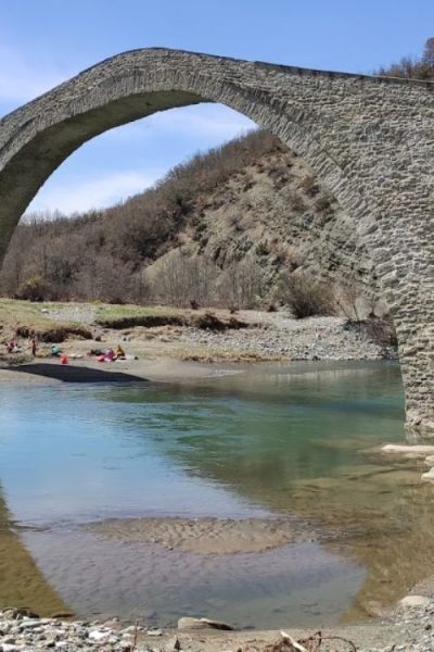 Πέτρινο γεφύρι στα Γρεβενά