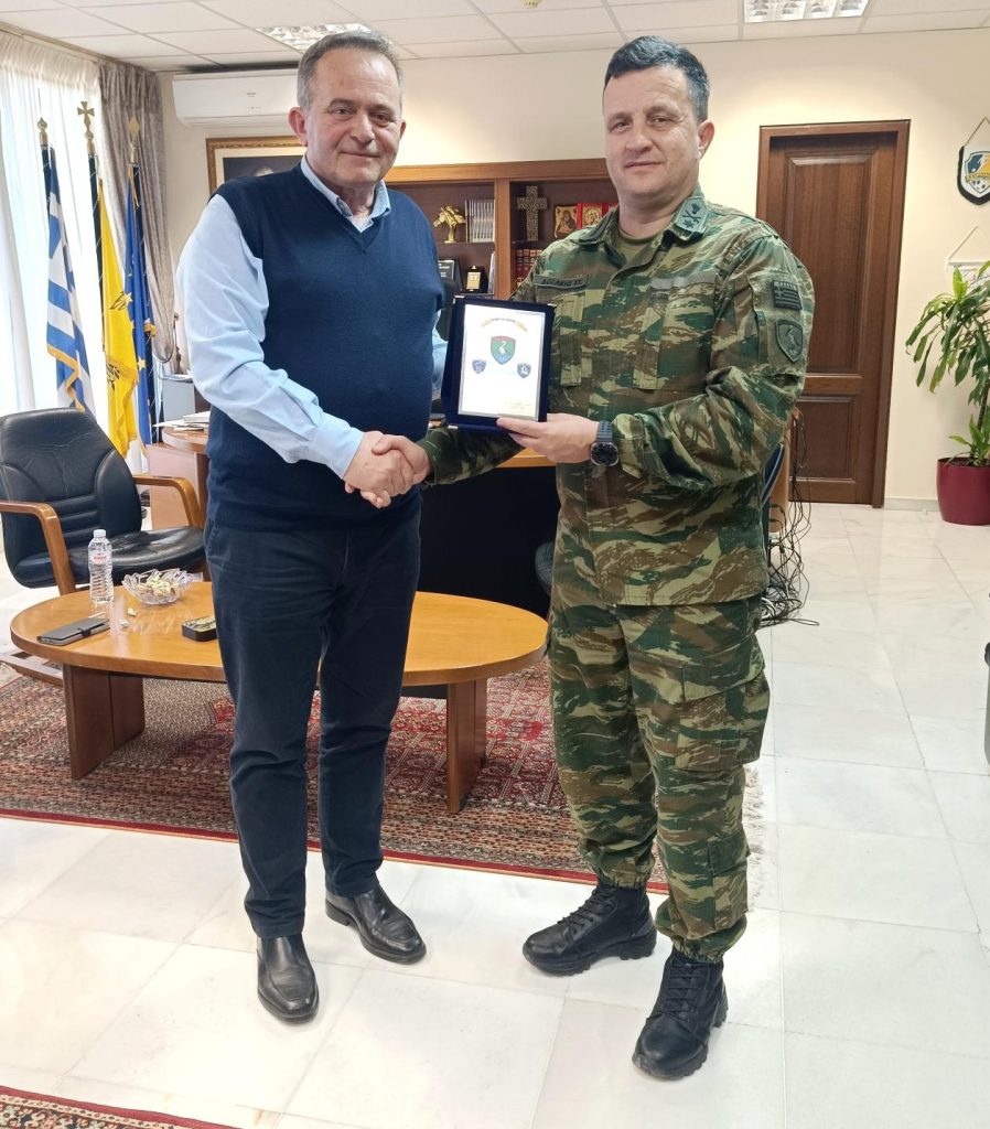 Εθιμοτυπική επίσκεψη του Διοικητή της 9ης Μηχανοποιημένης Ταξιαρχίας στον Αντιπεριφερειάρχη Γρεβενών