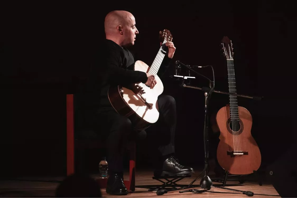 Ρεσιτάλ και Σεμινάρια Κλασικής Κιθάρας με τον Νίκο Μπαλογιάννη