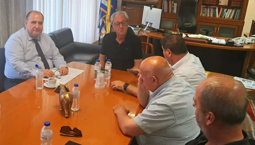 Σύσκεψη εργασίας για τη μετεγκατάσταση του ΕΚΑΒ Γρεβενών στο νέο κτίριο.