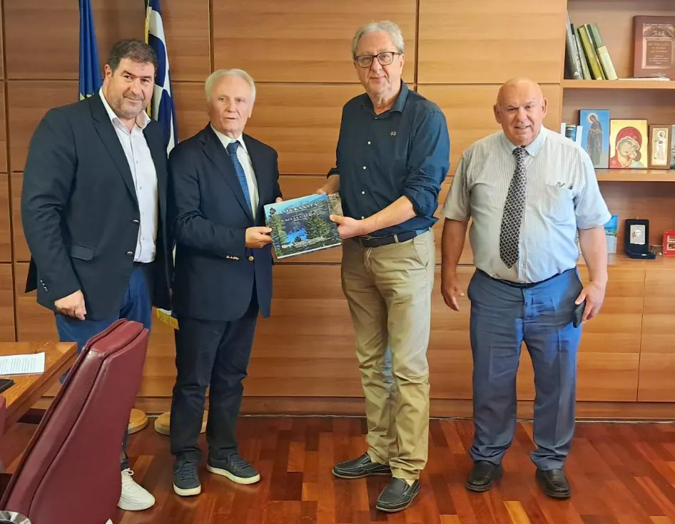 Συνάντηση στο Υπουργείο Αγροτικής Ανάπτυξης και Τροφίμων για την αντιμετώπιση της προσβολής από ακρίδες στις καλλιέργειες μηδικής του Νομού Γρεβενών.