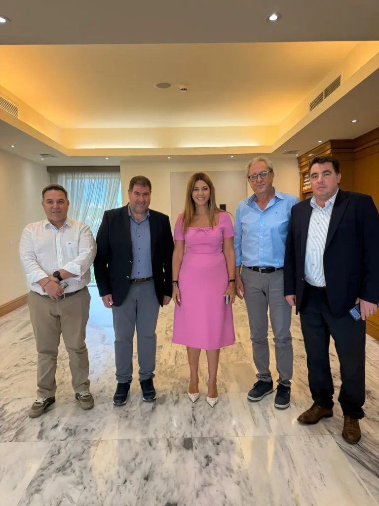 Εθιμοτυπικές συναντήσεις με την πολιτική ηγεσία των Υπουργείων Παιδείας και Αθλητισμού.